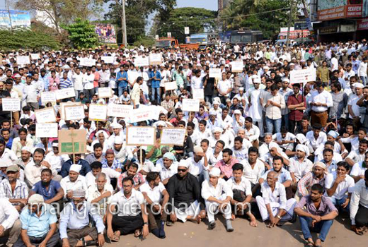 Muslim associations protest  1
